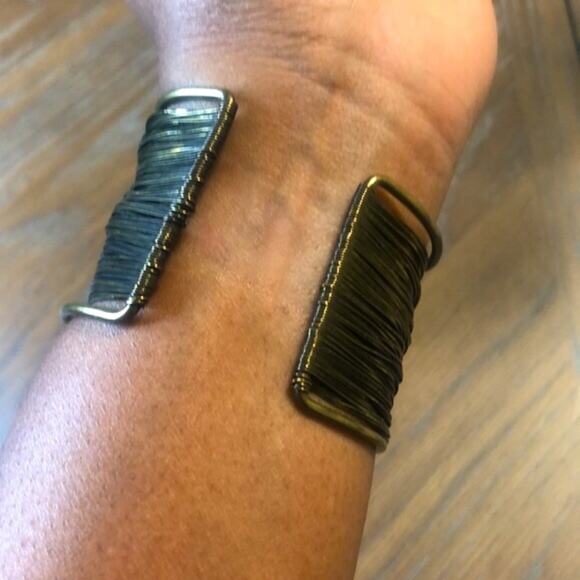 Francesca's Collections Gold Brass Wire Cuff with Red & White Stone - Picture 8 of 8